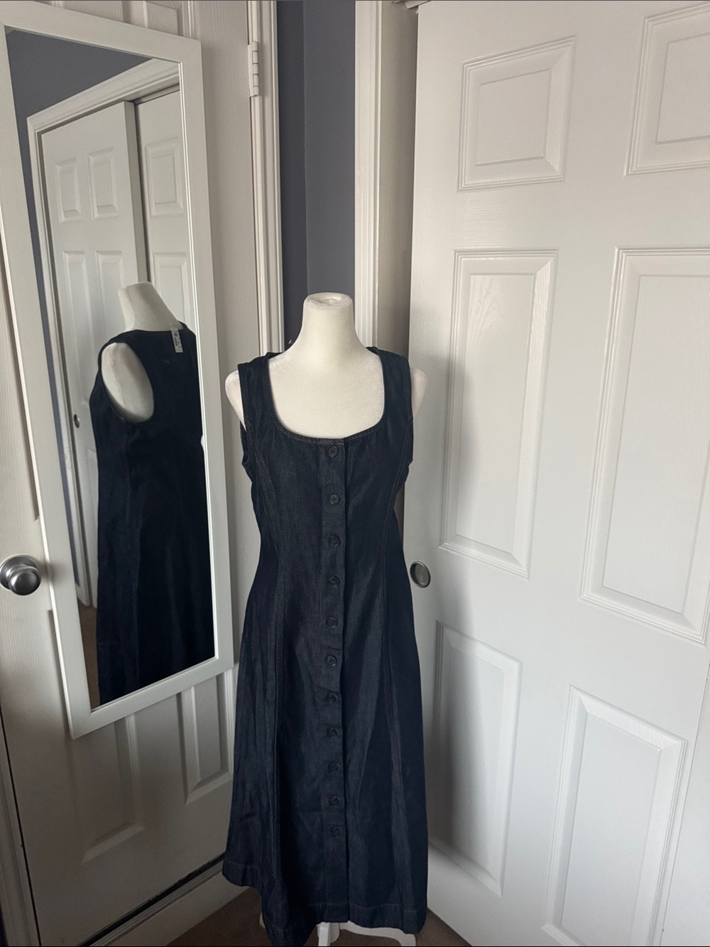 NEW LISTING! Madewell dark denim sleeveless button-front Midi Dress - Picture 3 of 8